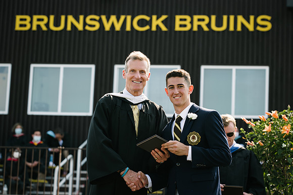 graduation21_diploma_ah_0211