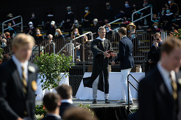 graduation21_diploma_gh_0621