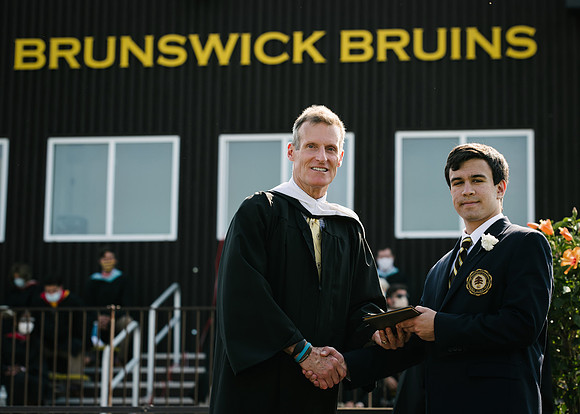 graduation21_diploma_ah_0283b
