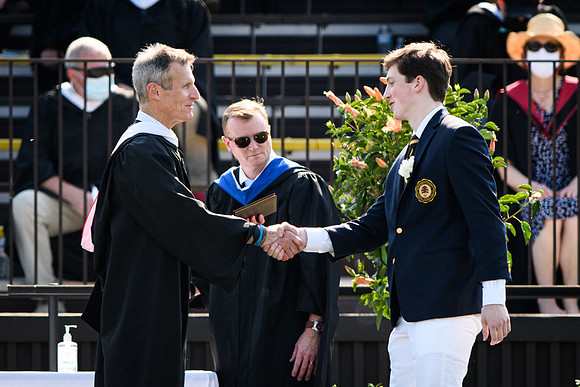 graduation21_diploma_wkl_5051