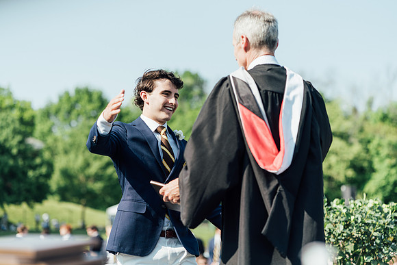 graduation21_diploma_jk_8747