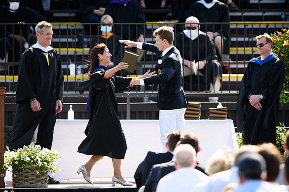 graduation21_diploma_wkl_4993