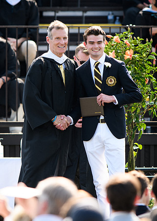 graduation21_diploma_wkl_4702