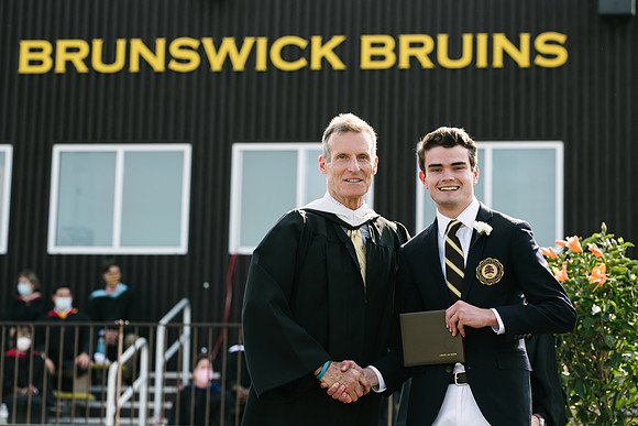 graduation21_diploma_ah_0237j