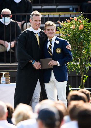 graduation21_diploma_wkl_4855