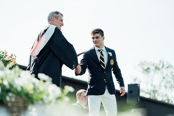 graduation21_diploma_jk_8613