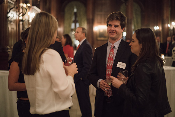 alumni_holidayparty15_25mb_jk_4337