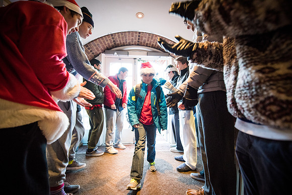 holiday_handshake16_wkl_0133