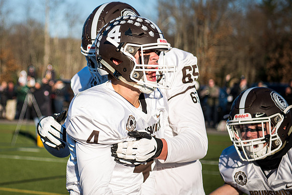 football_nepsac19_wkle_8844