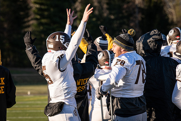 football_nepsac19_wkl8_1708