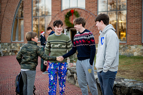 holiday_handshake24_ah_0005