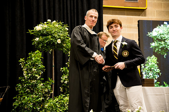 graduation25_diploma_ah_0825