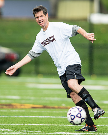 hc18_alumni_soccer_dburns_5137