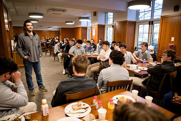 hc24_fballbfast_ah_0105