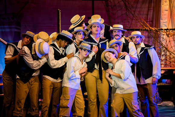 hmspinafore_springmusical25_sat2_us_ah_0081