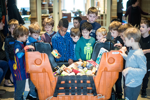 thanksgiving18_fooddrive_ps_wkl_0010