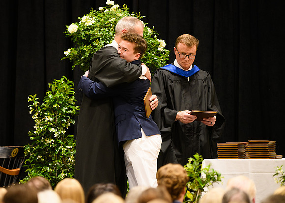 graduation25_diploma_wkl1_5139