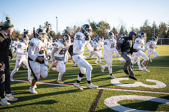 football_nepsac19_wkl8_1745