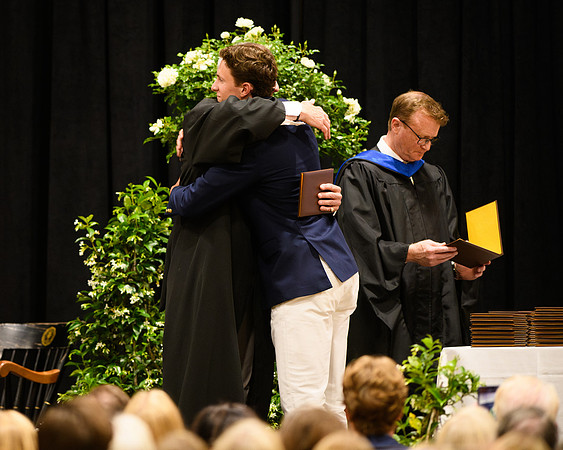 graduation25_diploma_wkl1_5154