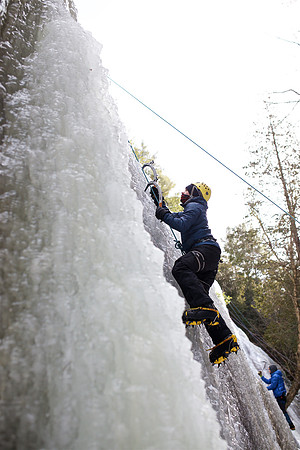 campdudley16_iceclimbing_bd_1543