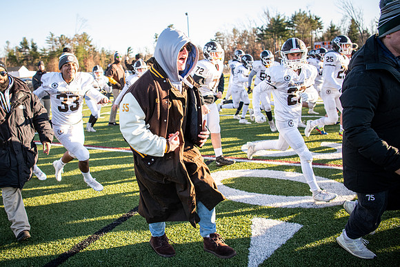 football_nepsac19_wkl8_1747