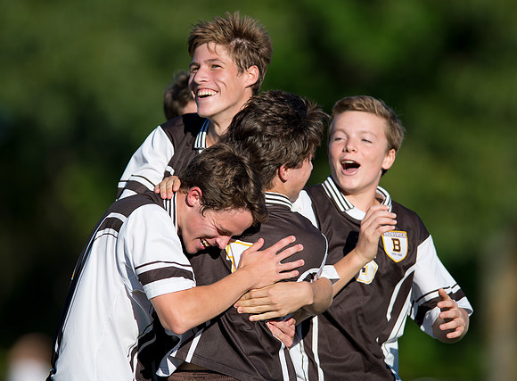 homecoming14_soccer_3rdsbrown_db_9623