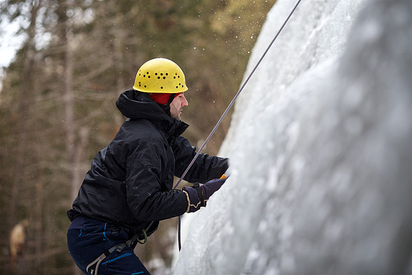 campdudley16_iceclimbing_bd_6216