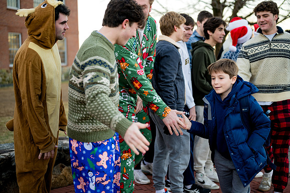 holiday_handshake24_ah_0031