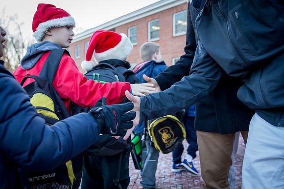 holiday_handshake16_jfess__4775