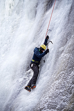 campdudley16_iceclimbing_bd_5813