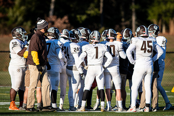 football_nepsac19_wkl5_3295