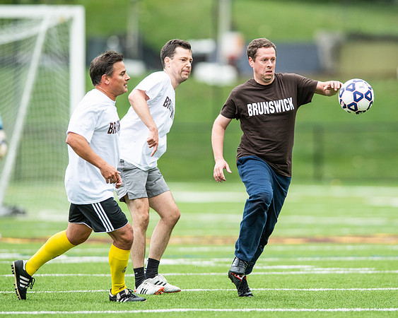 hc18_alumni_soccer_dburns_5060