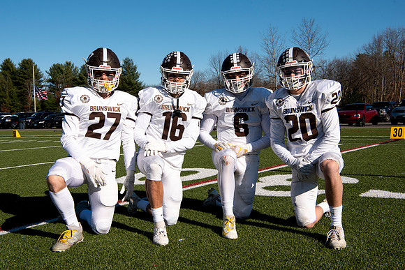 football_nepsac19_rmcc_5228