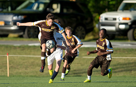 homecoming14_soccer_3rdswhite_db_9685