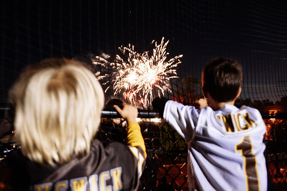 hc24_fireworks_jk_4254