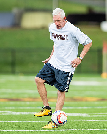 hc18_alumni_soccer_dburns_5004