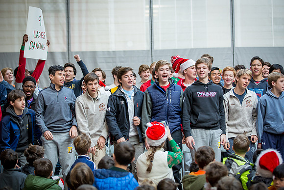 holiday_allschool16_jfess_7102