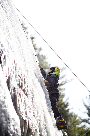 campdudley16_iceclimbing_bd_5686