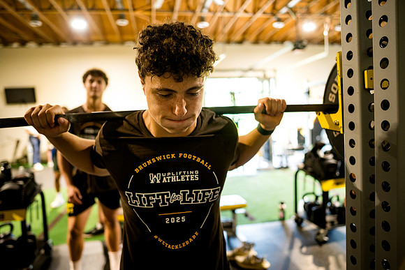 football_liftforlife25_ah_0100
