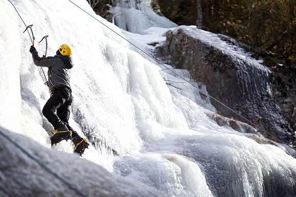 campdudley16_iceclimbing_bd_5795