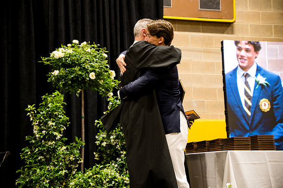 graduation25_diploma_ah_0765