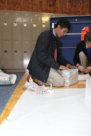 holiday_giftwrapping_us_3188