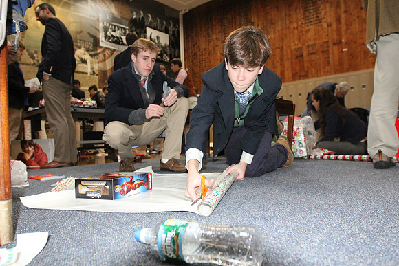 holiday_giftwrapping_us_3205