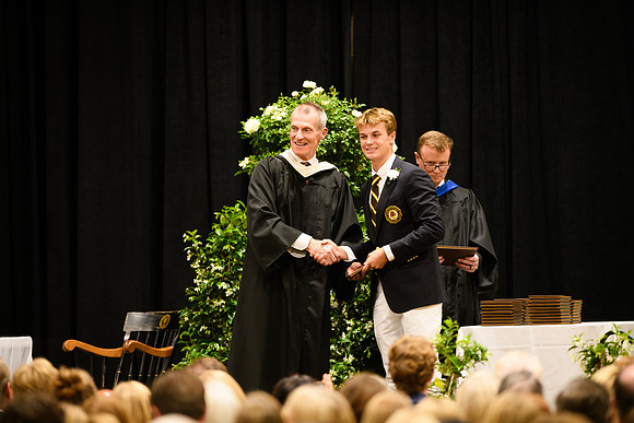 graduation25_diploma_wkl1_5081