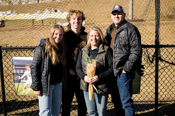 soccer_2024-11-09_seniorday_ah_0246