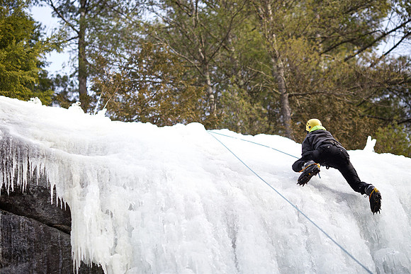 campdudley16_iceclimbing_bd_6230