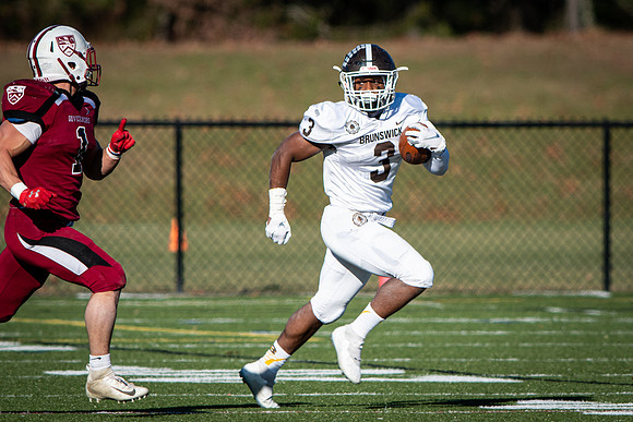 football_nepsac19_wkl5_2816