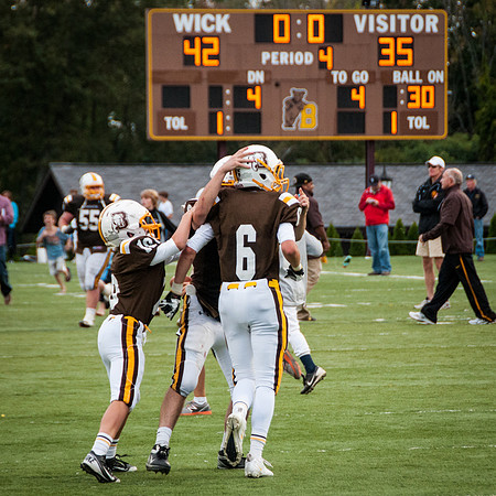 homecoming_fball_2610