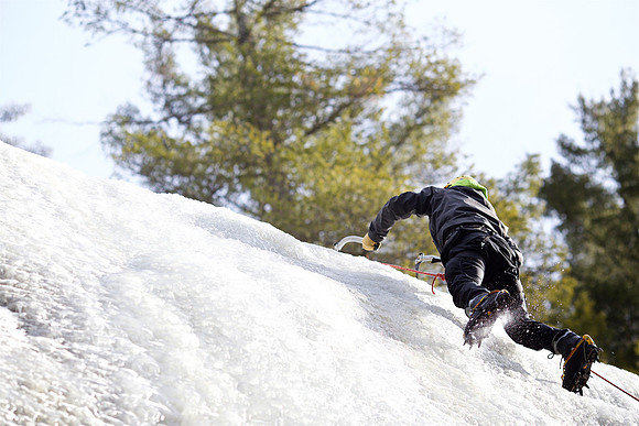 campdudley16_iceclimbing_bd_5715