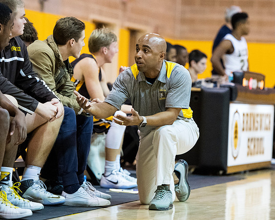 basketball_2016-12-10_dburns_5729